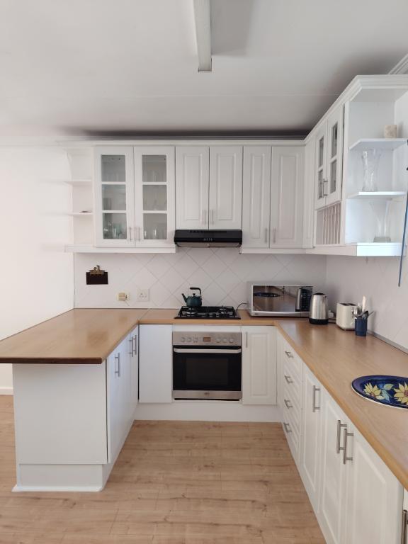 To Let 3 Bedroom Property for Rent in River Club Western Cape